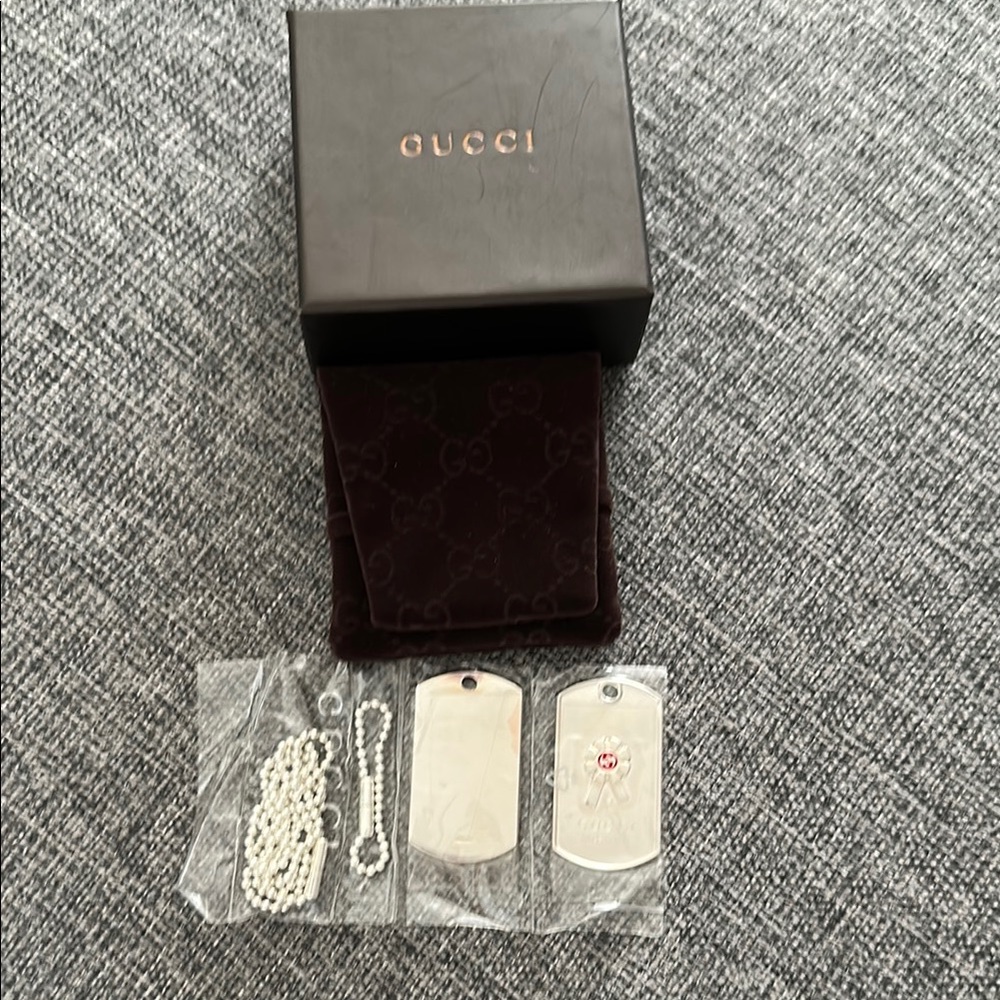 Gucci Silver Dog Tag Necklace Set - Picture 4 of 5